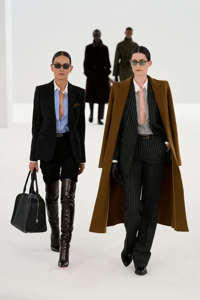 Look 32